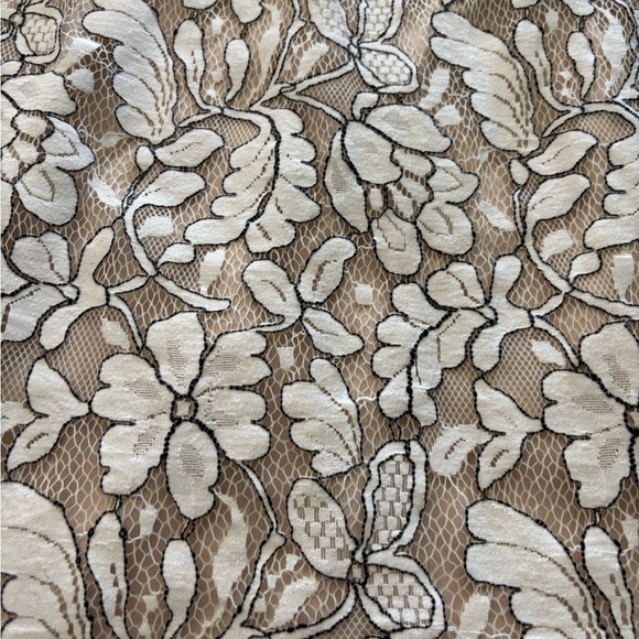 Aakaa Women’s Elegant Floral Lace Tan and Cream  Backless Dress size Small - Picture 8 of 15